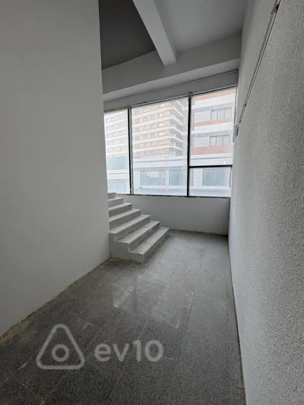 Satılır mənzil 1120 m²