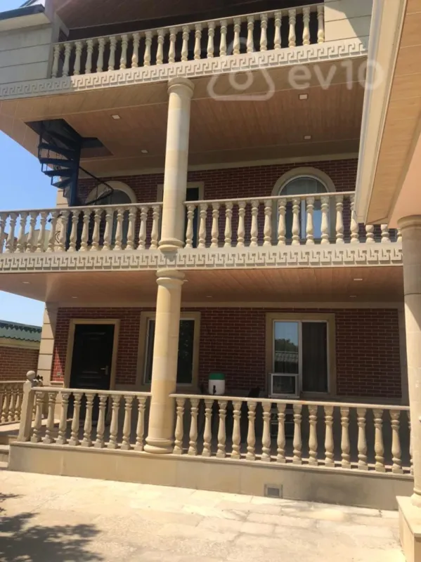 Satılır 7 otaqlı həyət evi 250 m²
