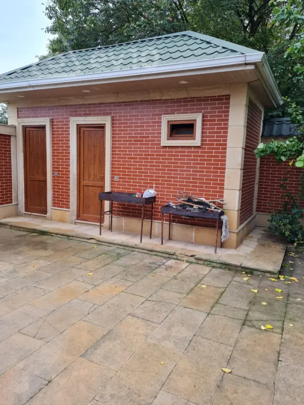 Satılır 7 otaqlı həyət evi 250 m²