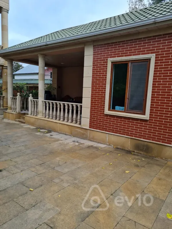 Satılır 7 otaqlı həyət evi 250 m²
