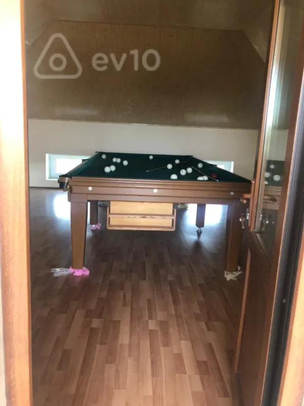 Satılır 7 otaqlı həyət evi 250 m²