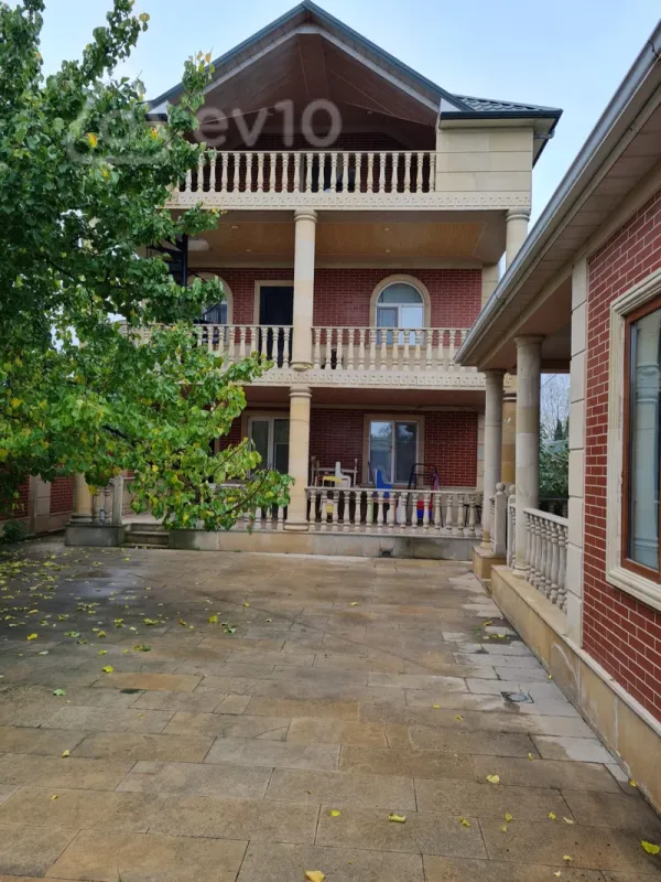 Satılır 7 otaqlı həyət evi 250 m²