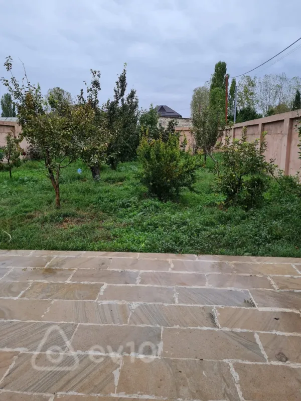 Satılır 7 otaqlı həyət evi 250 m²