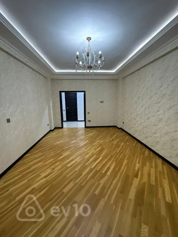 Satılır 3 otaqlı yeni tikili 130 m²