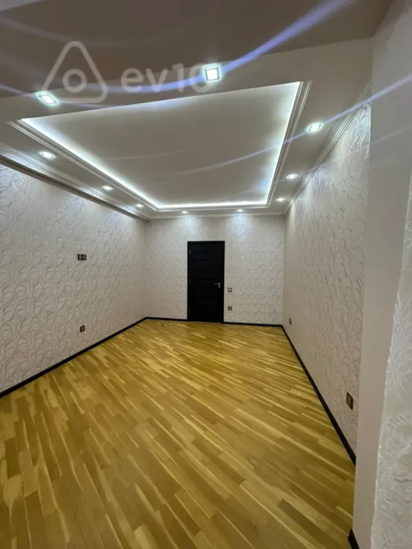 Satılır 3 otaqlı yeni tikili 130 m²