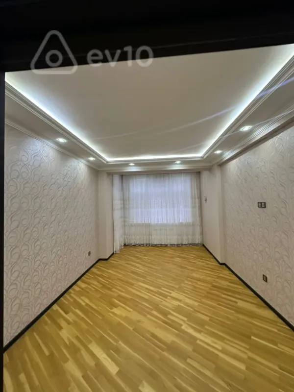 Satılır 3 otaqlı yeni tikili 130 m²