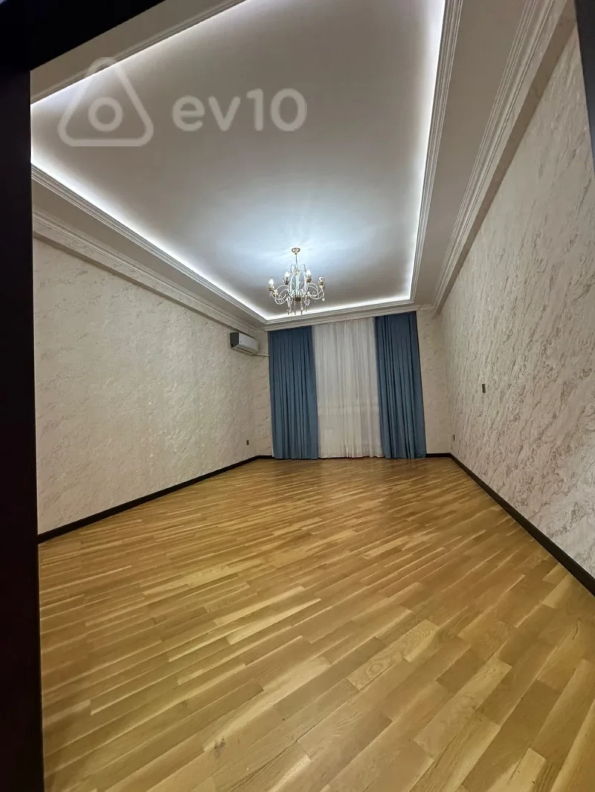 Satılır 3 otaqlı yeni tikili 130 m²