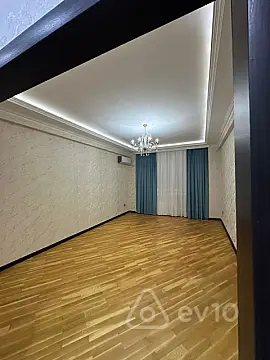 Satılır 3 otaqlı yeni tikili 130 m²