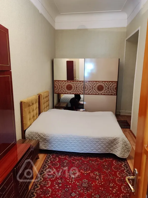 Satılır 5 otaqlı köhnə tikili 110 m²