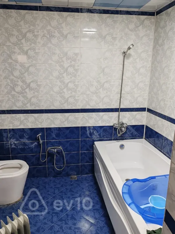Satılır 5 otaqlı köhnə tikili 110 m²