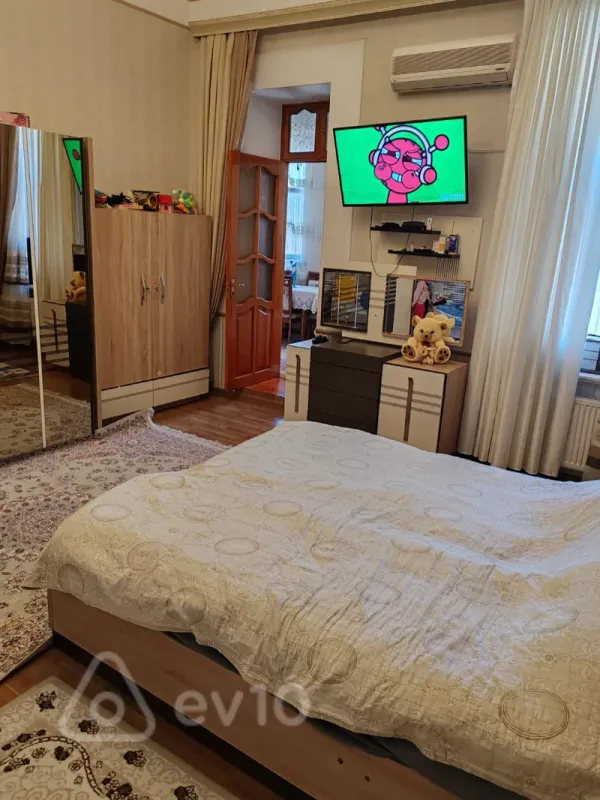 Satılır 5 otaqlı köhnə tikili 110 m²