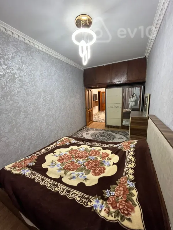 Kirayə verilir 3 otaqlı köhnə tikili 65 m²
