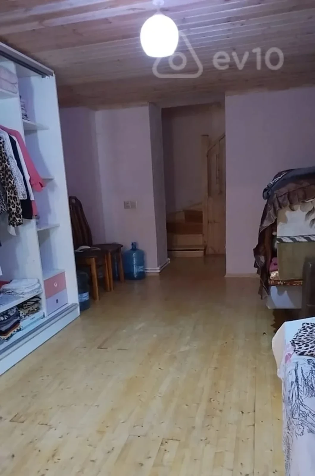 Kirayə verilir 2 otaqlı köhnə tikili 60 m²