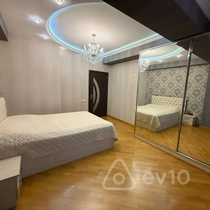 Kirayə verilir 2 otaqlı yeni tikili 100 m²