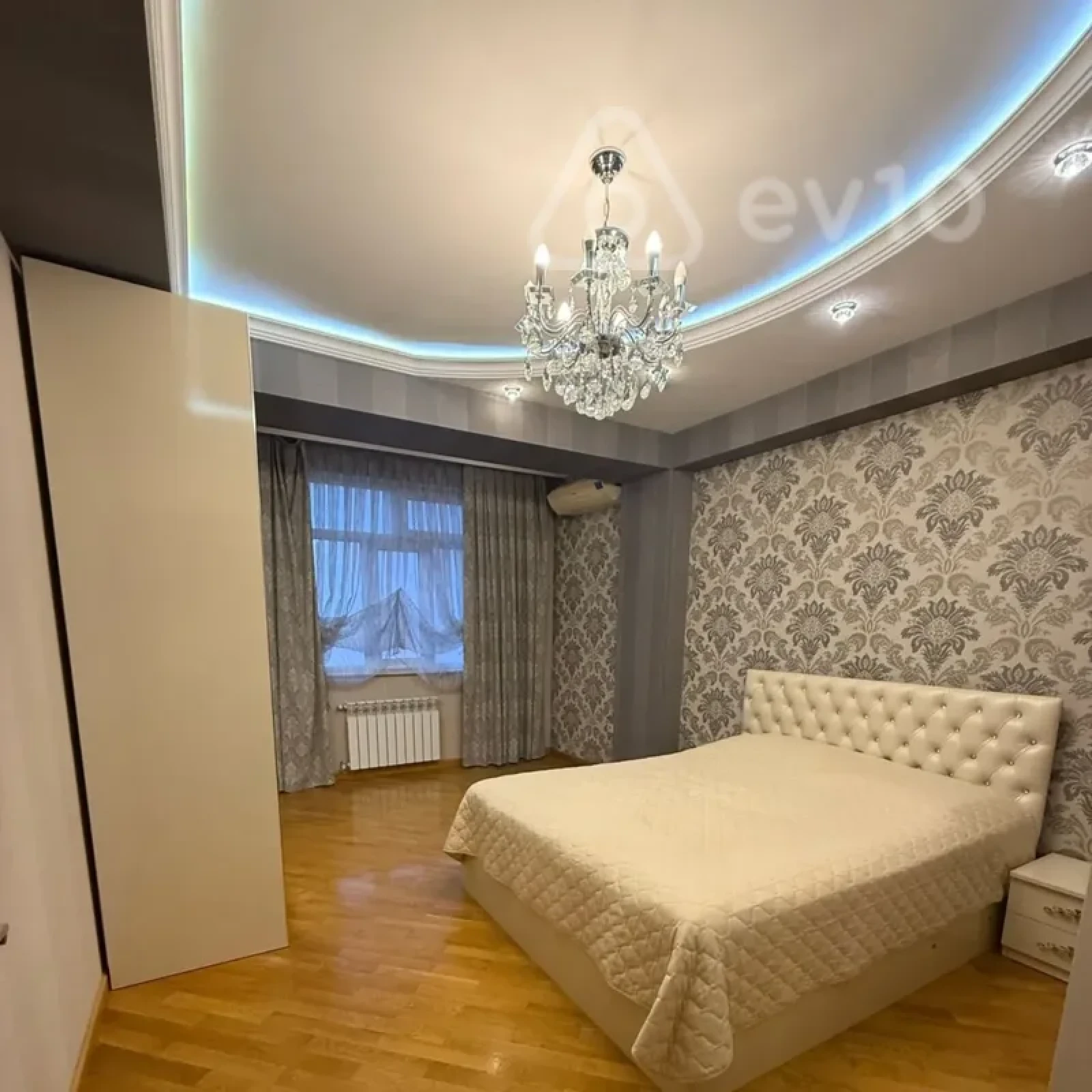 Kirayə verilir 2 otaqlı yeni tikili 100 m²