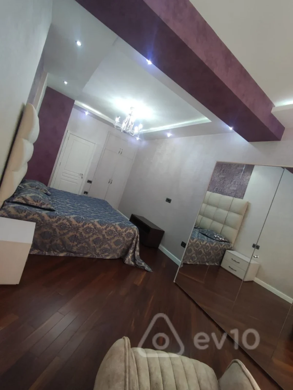 Kirayə verilir 3 otaqlı yeni tikili 140 m²