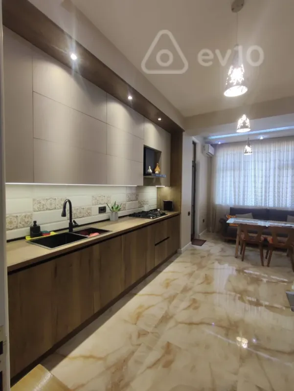 Kirayə verilir 3 otaqlı yeni tikili 140 m²
