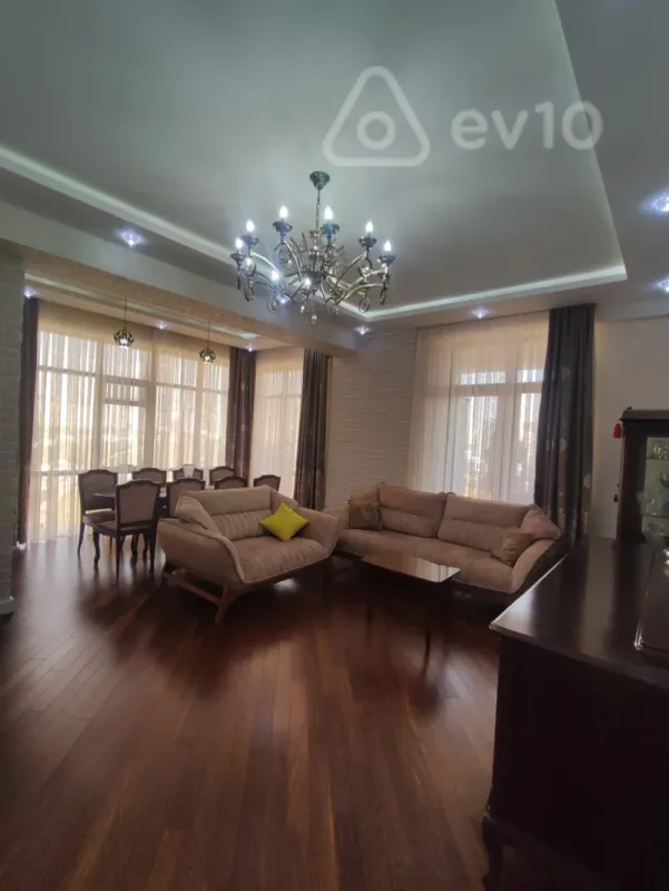 Kirayə verilir 3 otaqlı yeni tikili 140 m²