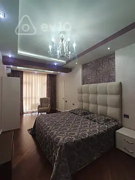 Kirayə verilir 3 otaqlı yeni tikili 140 m²