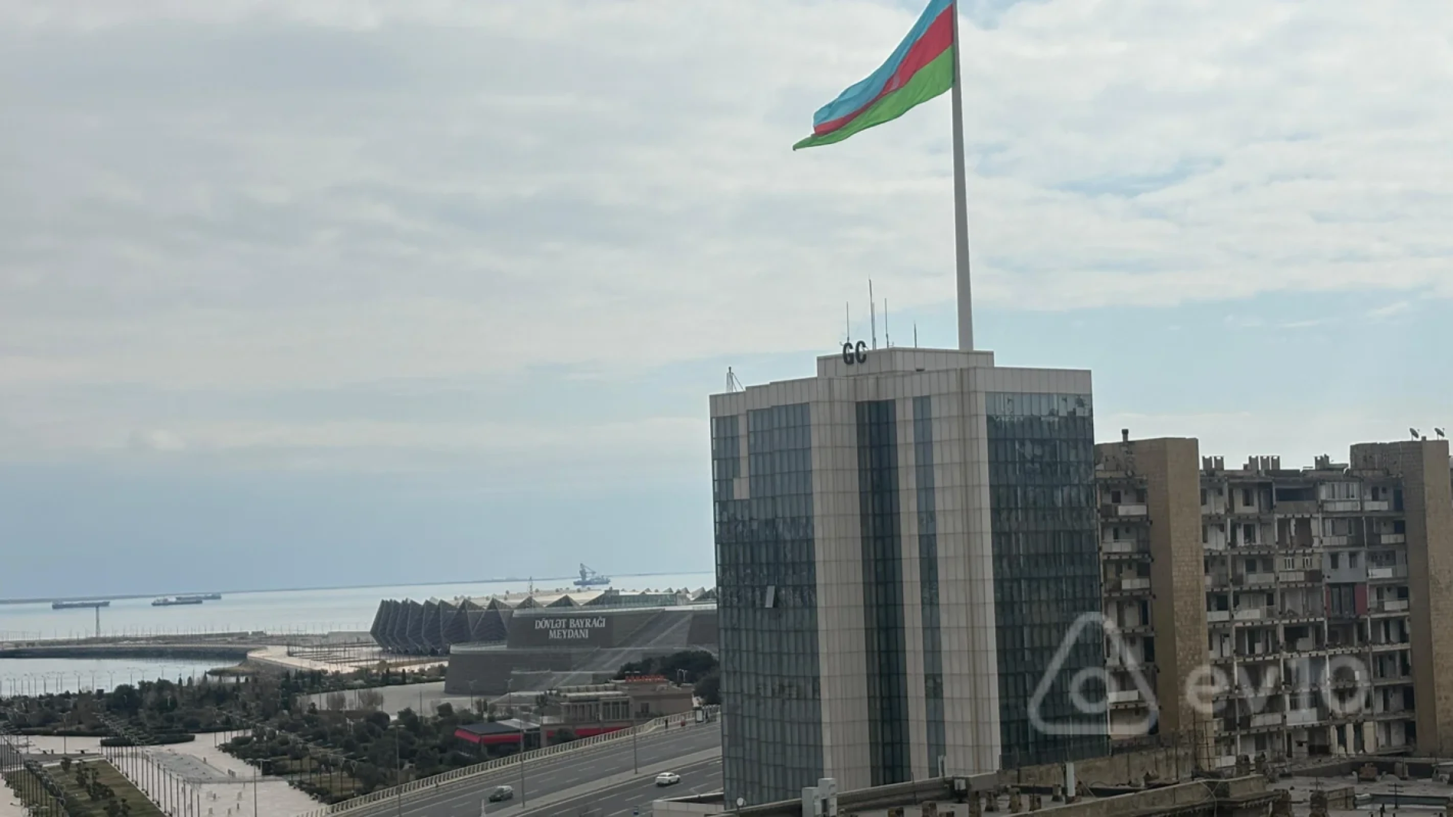 Kirayə verilir 2 otaqlı yeni tikili 70 m²