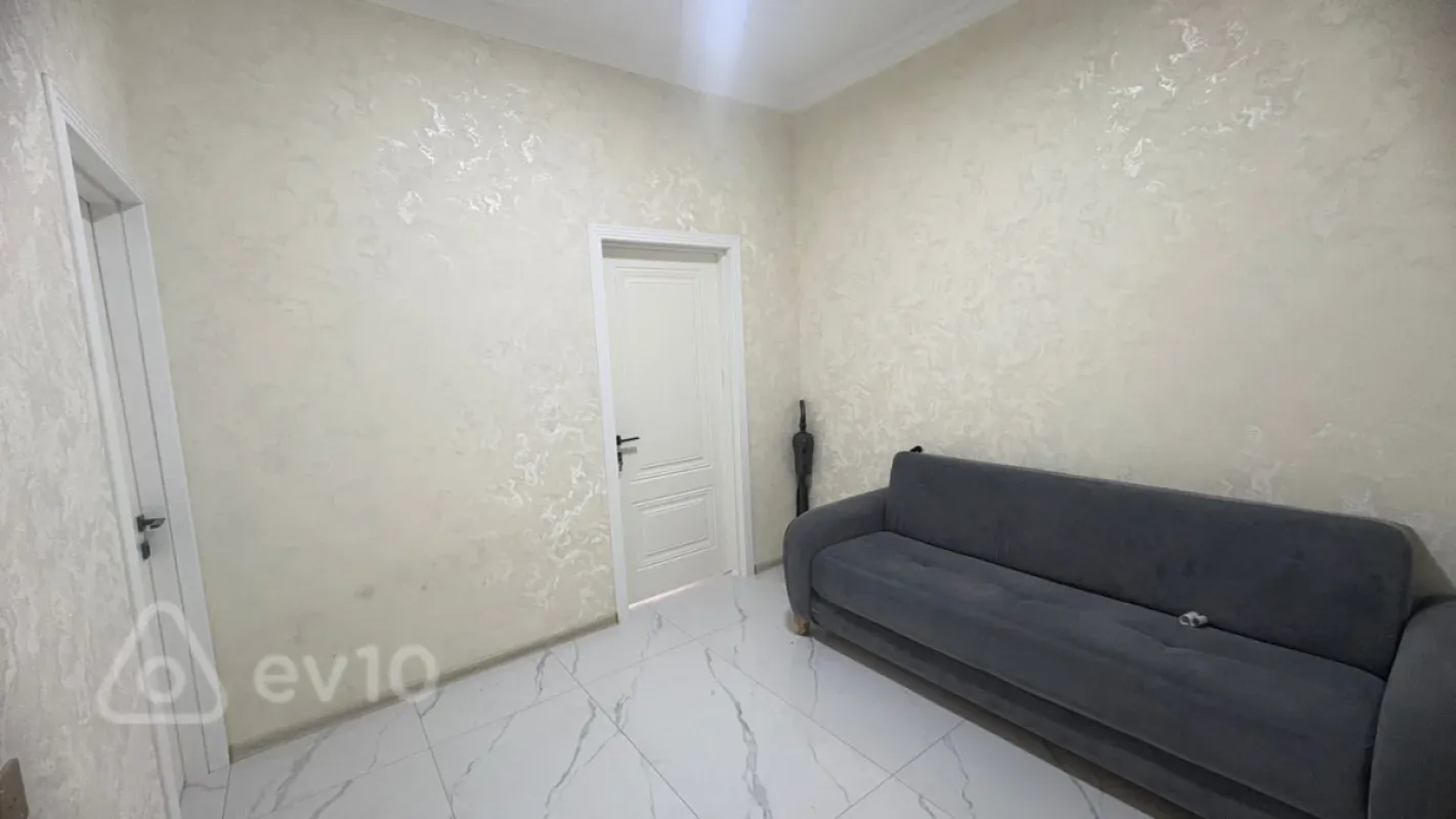 Kirayə verilir 2 otaqlı yeni tikili 70 m²