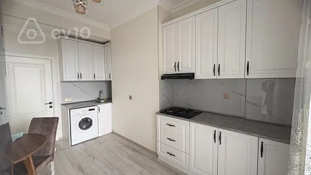 Kirayə verilir 2 otaqlı yeni tikili 70 m²