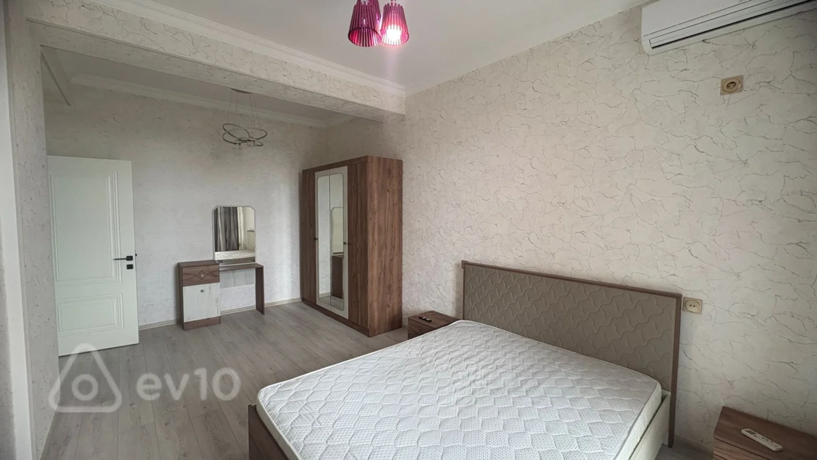 Kirayə verilir 2 otaqlı yeni tikili 70 m²