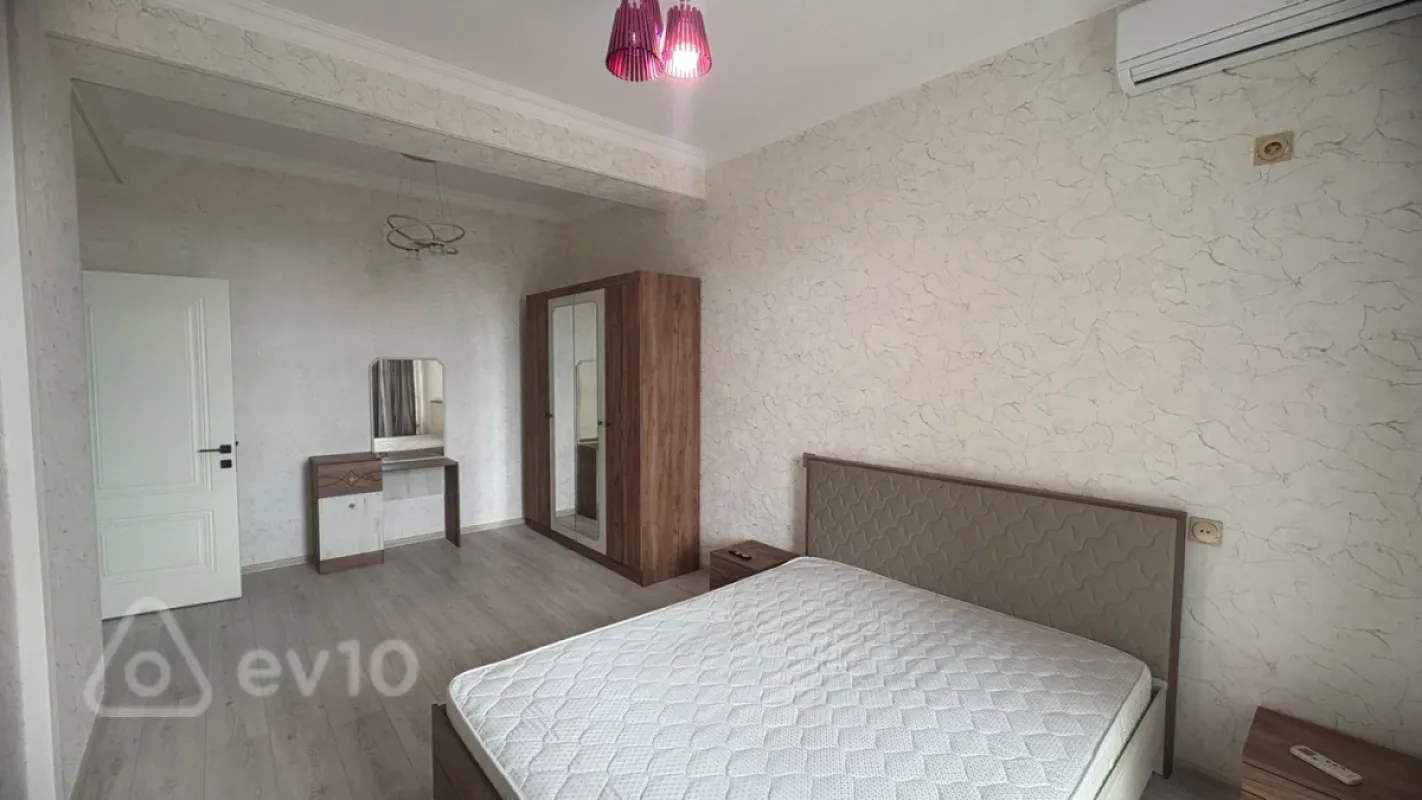 Kirayə verilir 2 otaqlı yeni tikili 70 m²