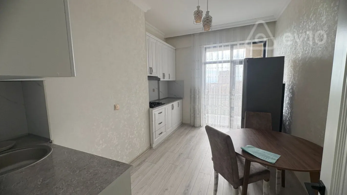 Kirayə verilir 2 otaqlı yeni tikili 70 m²