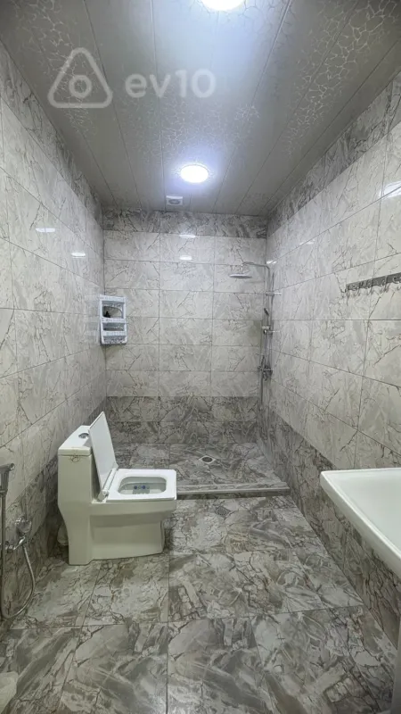 Kirayə verilir 2 otaqlı yeni tikili 70 m²