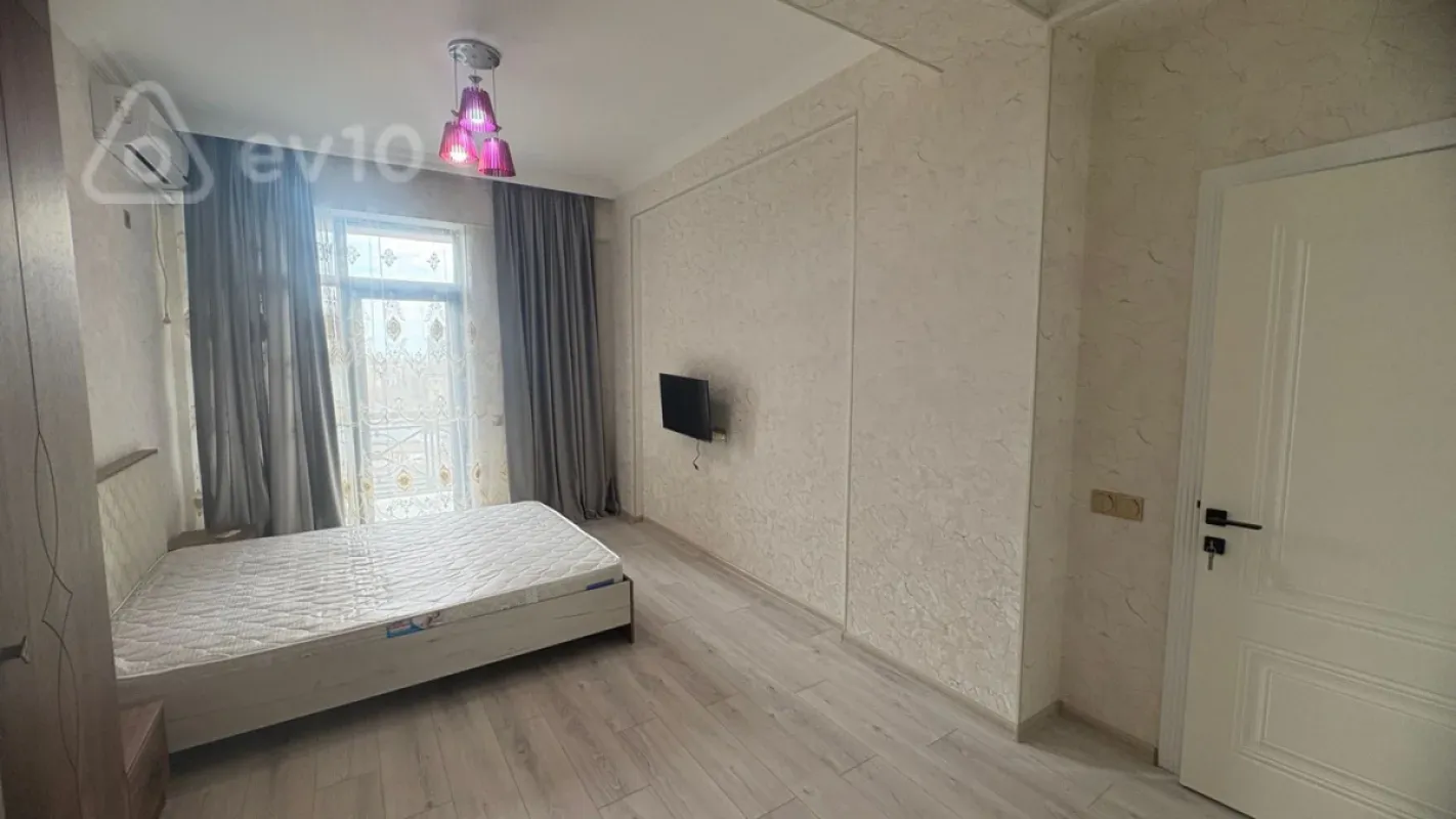 Kirayə verilir 2 otaqlı yeni tikili 70 m²