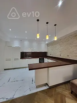 Kirayə verilir 3 otaqlı yeni tikili 100 m²