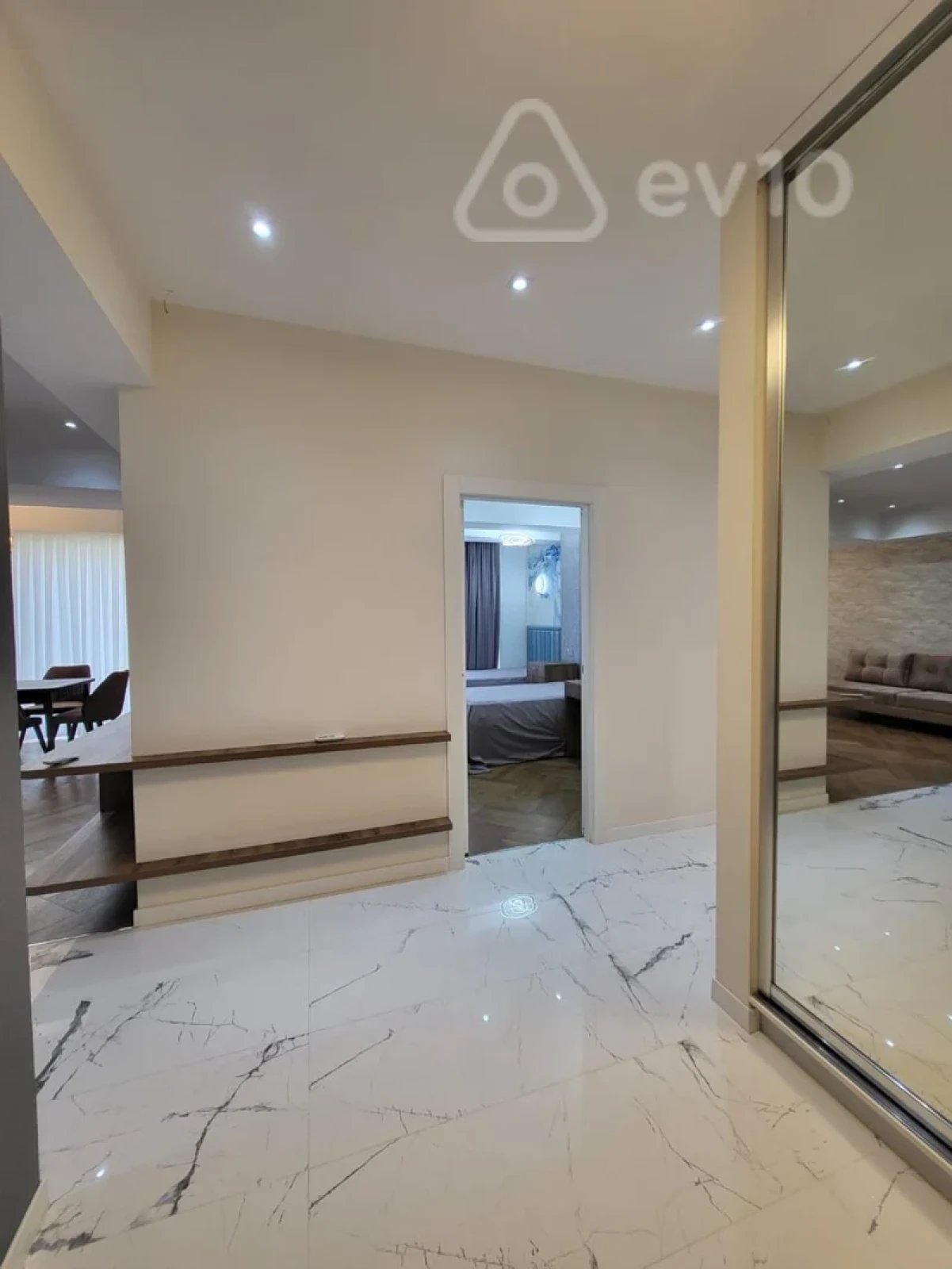 Kirayə verilir 3 otaqlı yeni tikili 100 m²