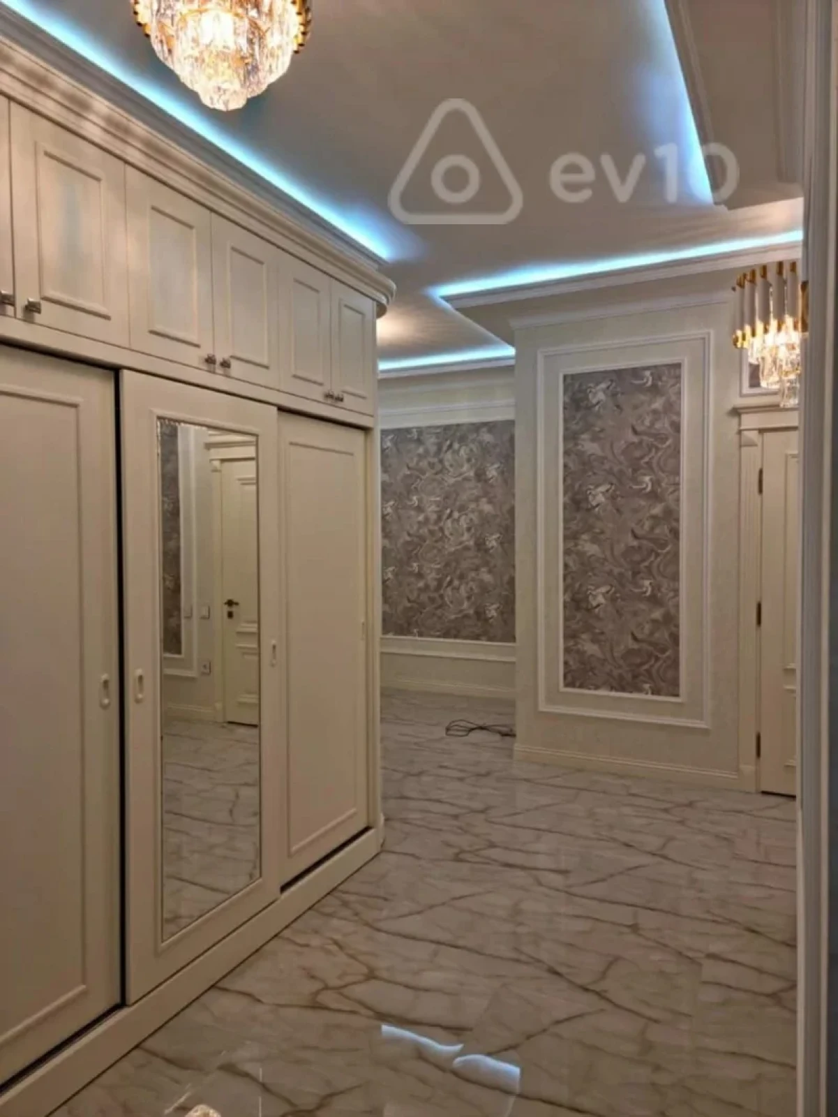 Kirayə verilir 2 otaqlı yeni tikili 126 m²