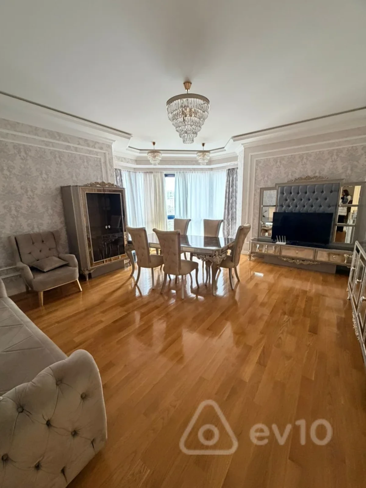 Kirayə verilir 2 otaqlı yeni tikili 126 m²