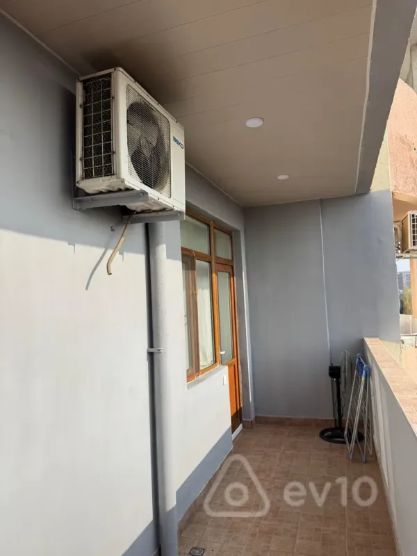 Kirayə verilir 3 otaqlı yeni tikili 145 m²