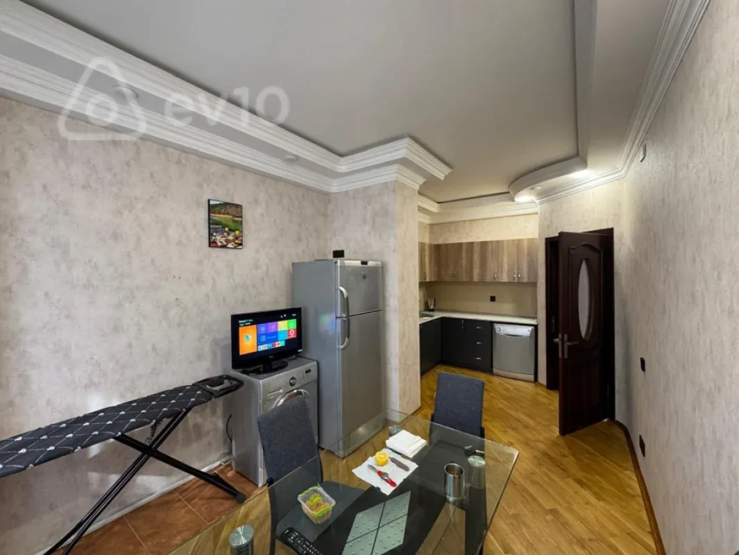 Kirayə verilir 3 otaqlı yeni tikili 145 m²