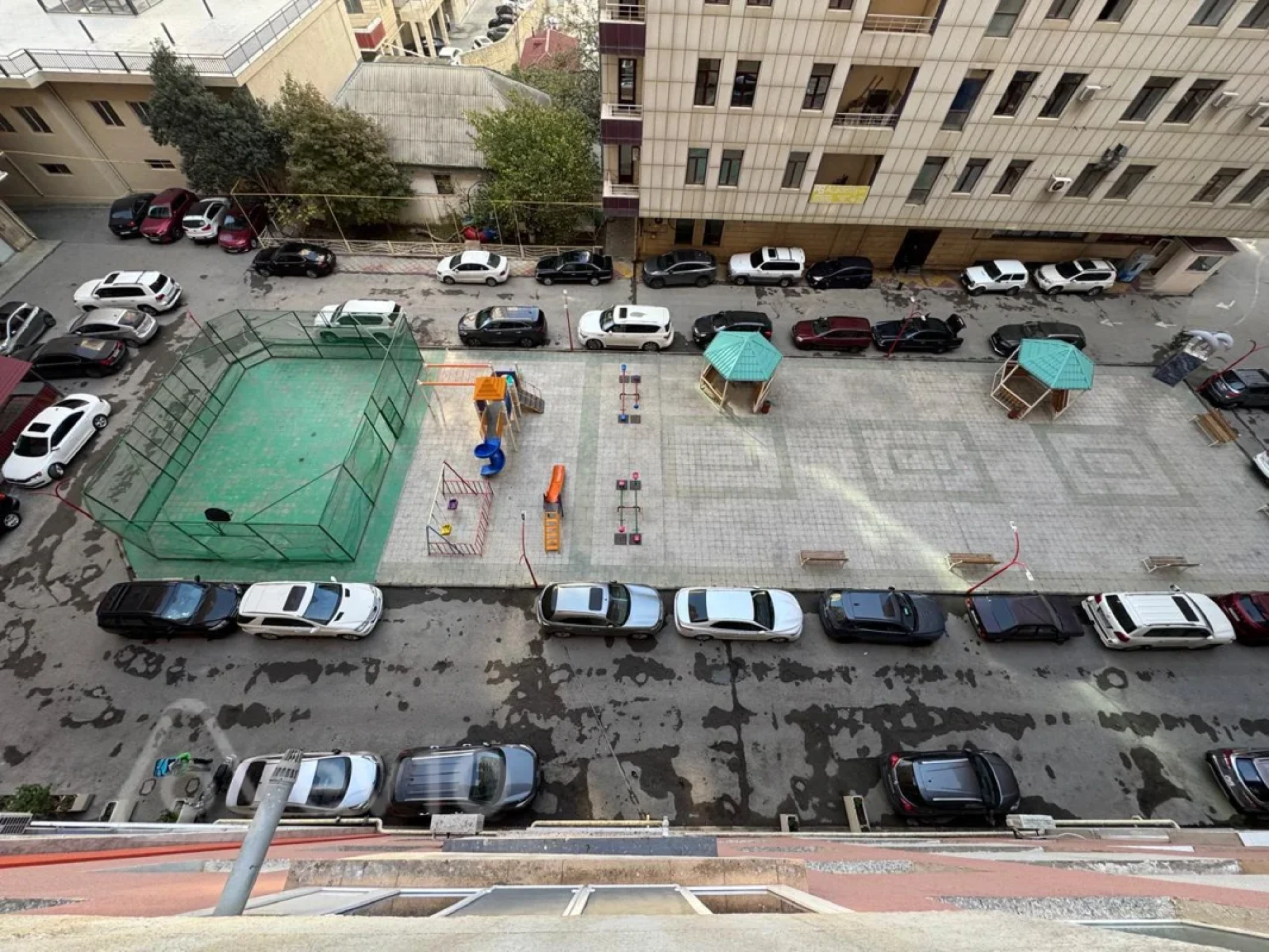 Kirayə verilir 3 otaqlı yeni tikili 145 m²