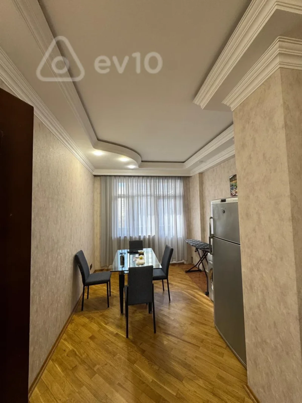 Kirayə verilir 3 otaqlı yeni tikili 145 m²