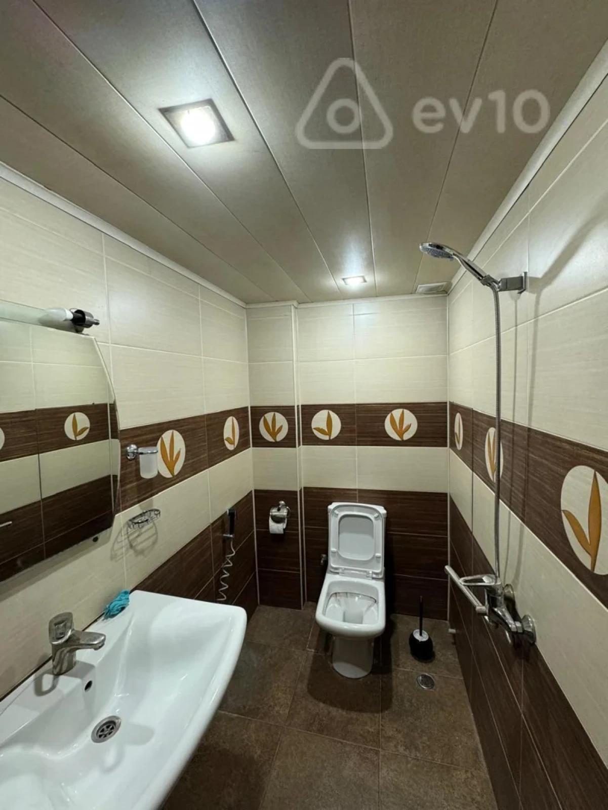 Kirayə verilir 3 otaqlı yeni tikili 145 m²