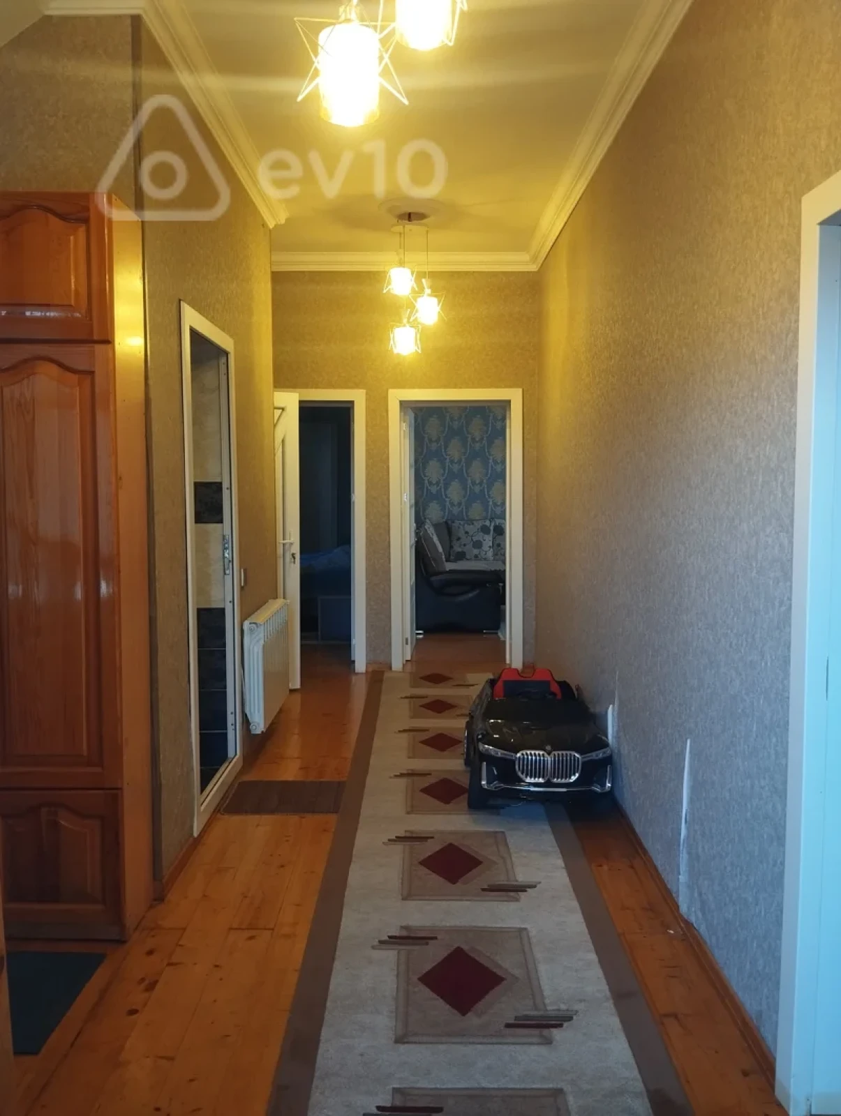 Satılır 7 otaqlı həyət evi 200 m²