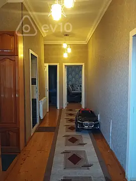 Satılır 7 otaqlı həyət evi 200 m²