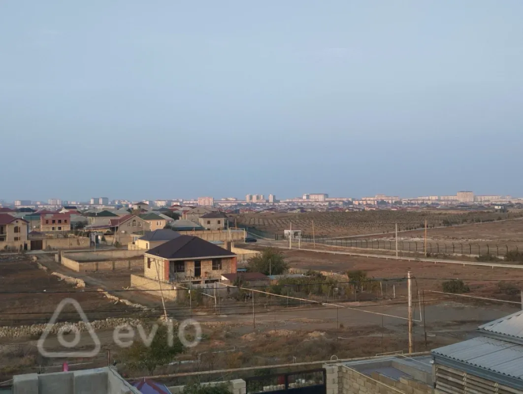 Satılır 7 otaqlı həyət evi 200 m²