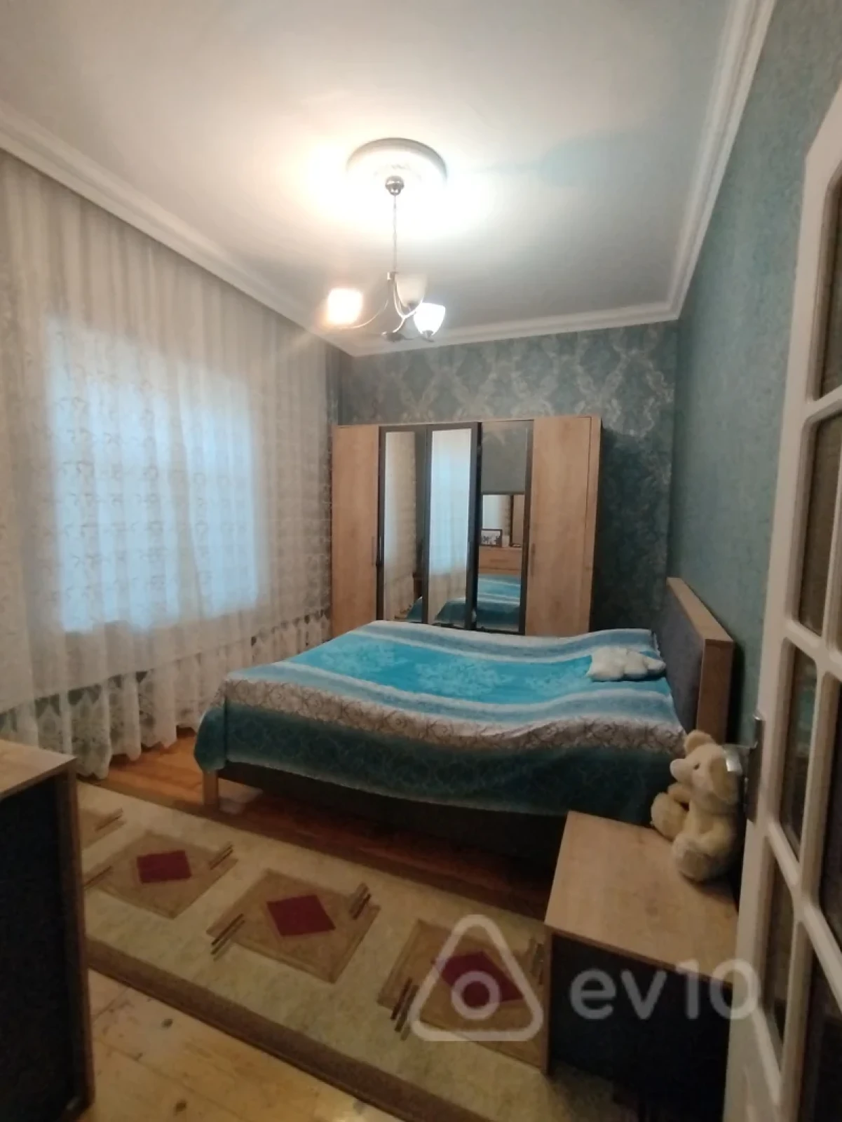 Satılır 7 otaqlı həyət evi 200 m²