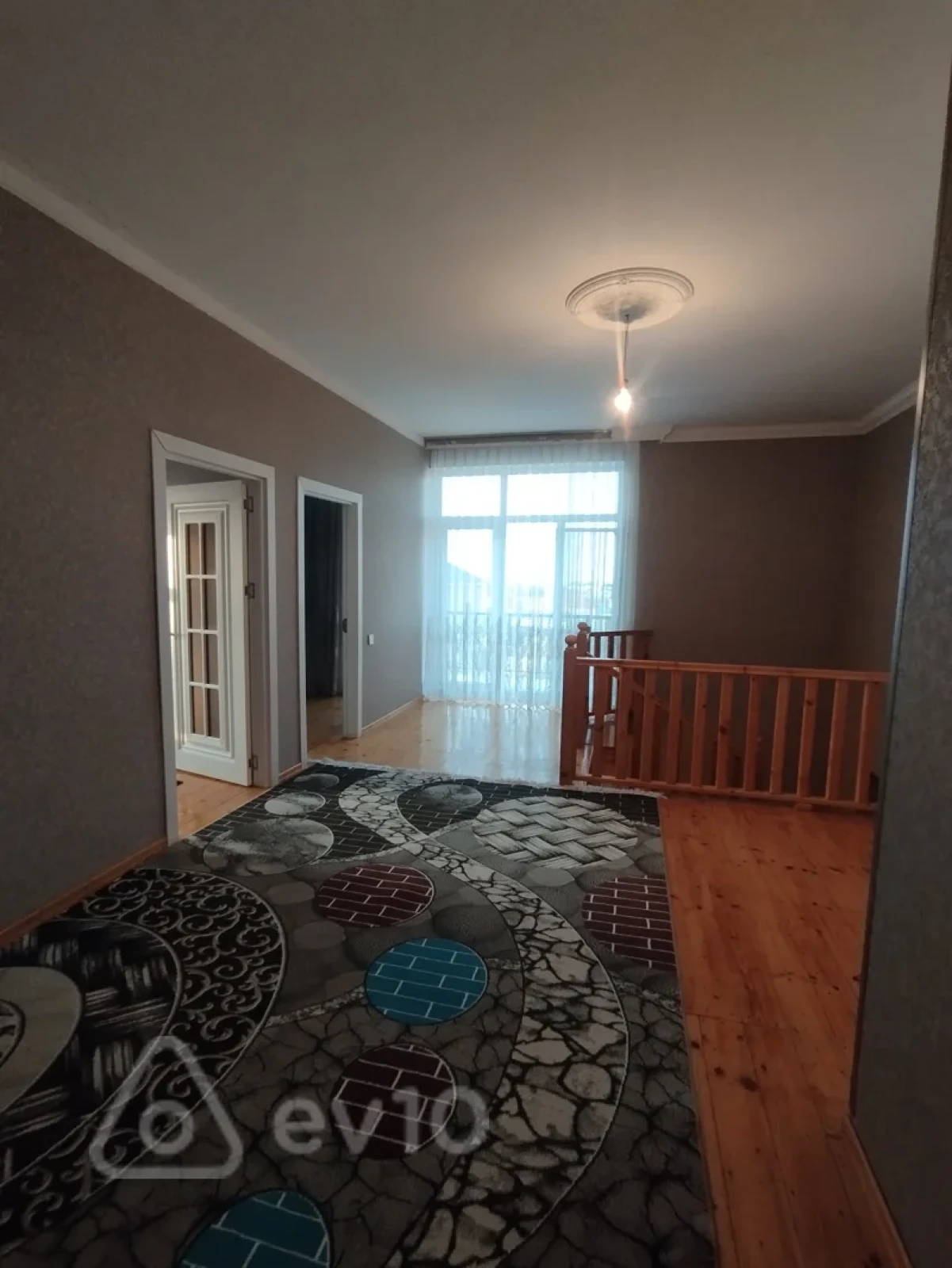 Satılır 7 otaqlı həyət evi 200 m²