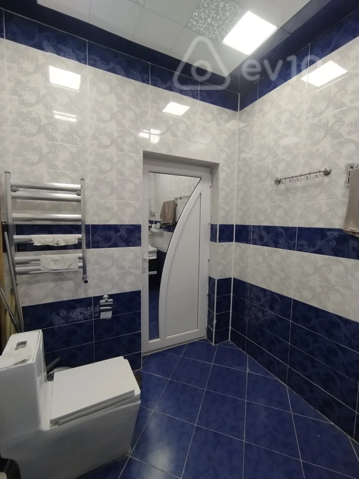 Satılır 7 otaqlı həyət evi 200 m²