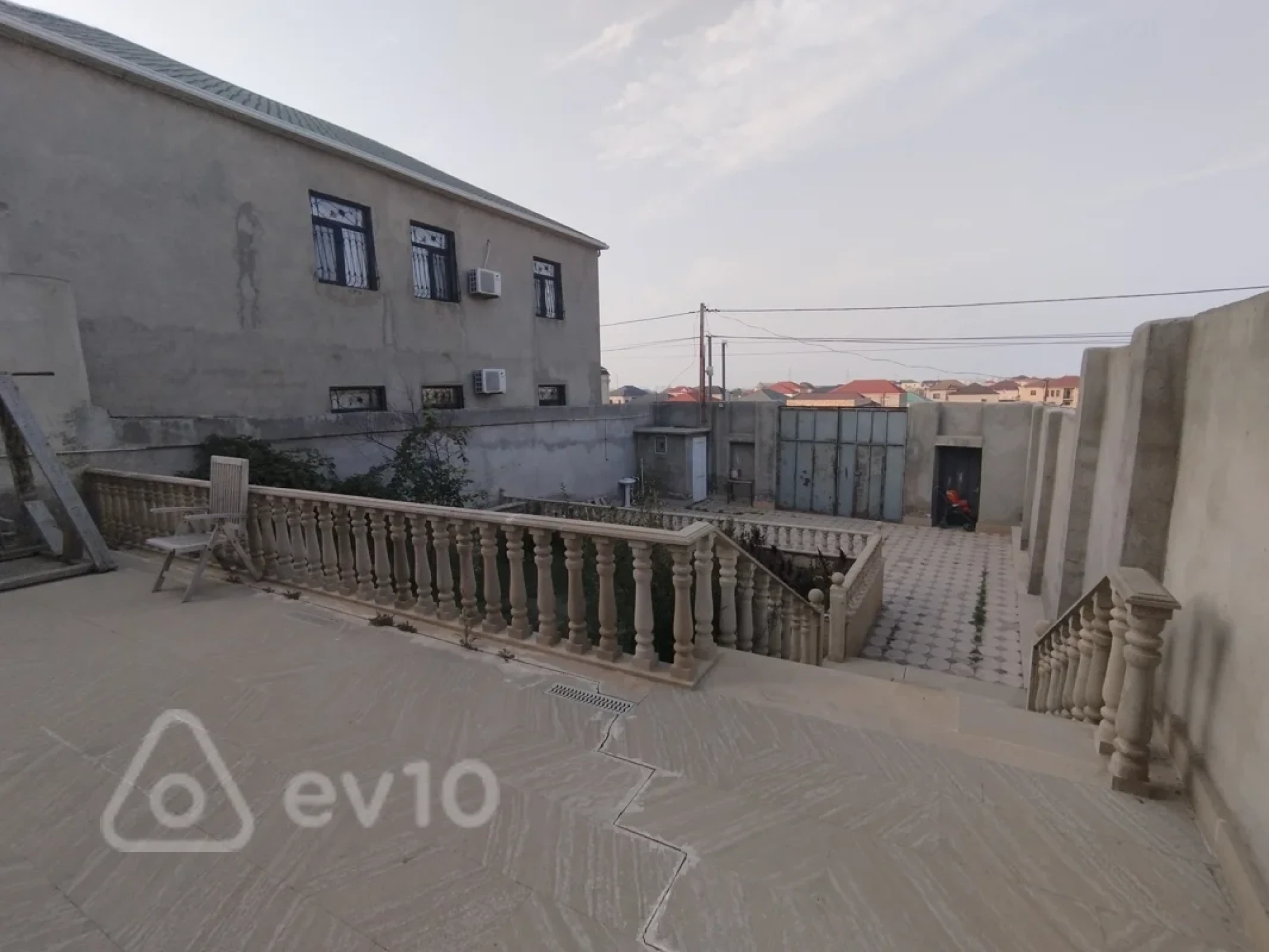 Satılır 7 otaqlı həyət evi 200 m²