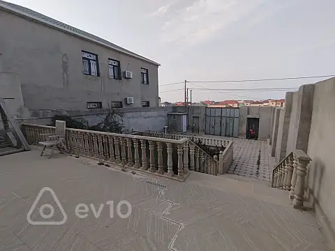 Satılır 7 otaqlı həyət evi 200 m²