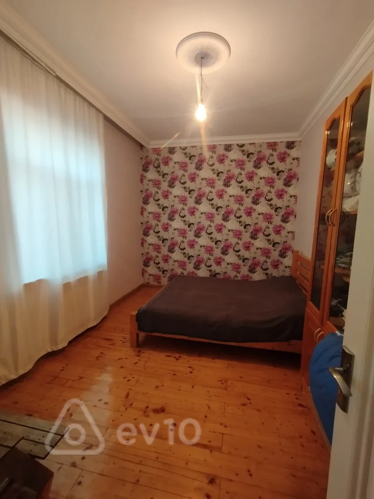 Satılır 7 otaqlı həyət evi 200 m²