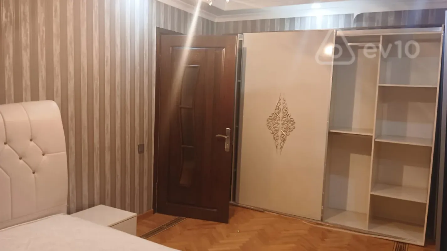 Kirayə verilir 3 otaqlı yeni tikili 77 m²